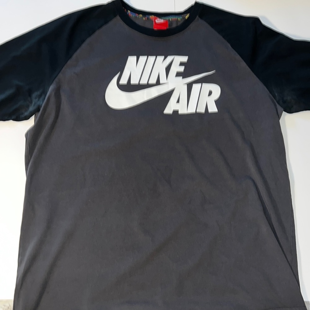 Men’s Nike t-shirt